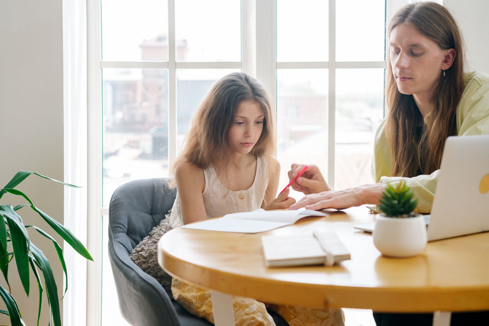 A parent and child practice calmly with the app